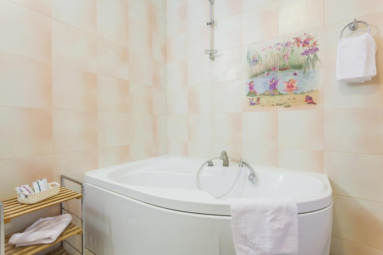 Navit Apartments With Breakfast, Near The Railway Station, The City Center, The Park Kiev Exterior foto